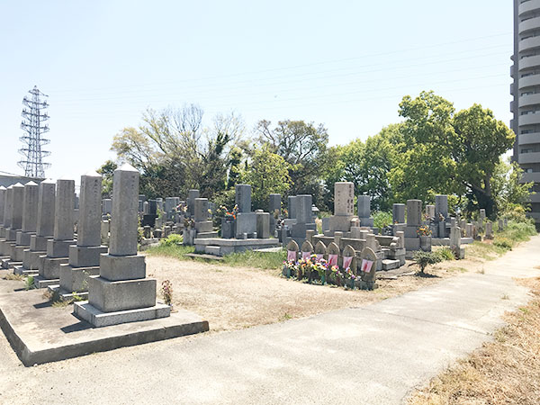 長坂寺・長池墓地(明石市魚住町)